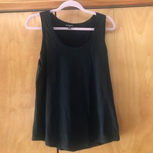 Super cute flowly black tank top